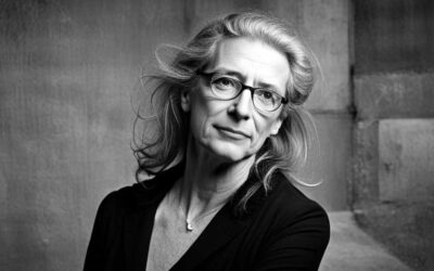 The Creative Genius of Annie Leibovitz: An In-Depth Look at Her Engaging Photography
